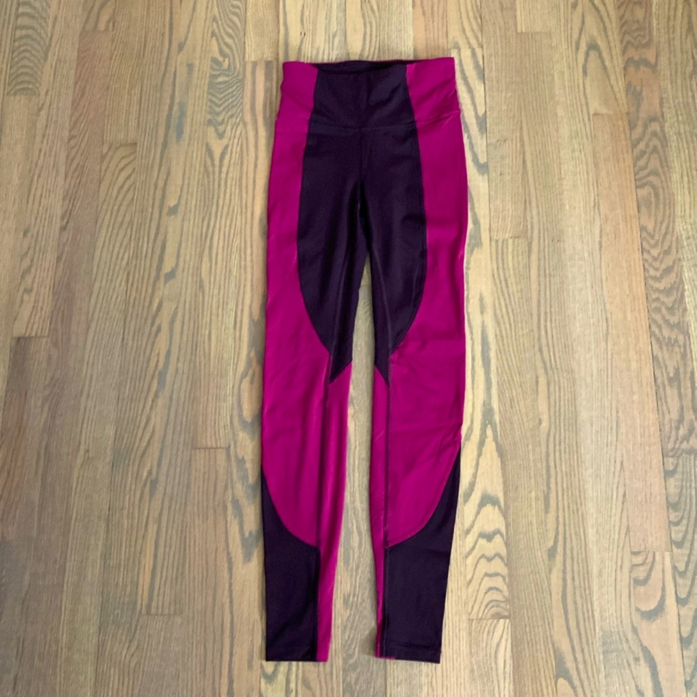 Lululemon Purple/maroon full leggings size 4 US